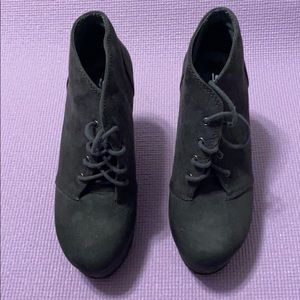 Wedge booties. Grey shade. Size 8.